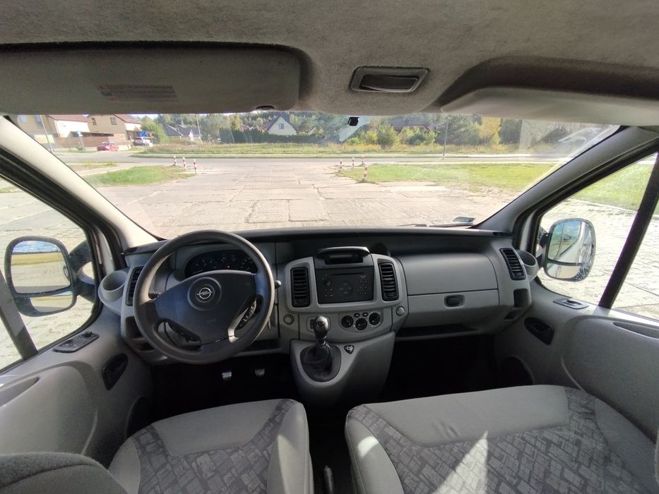 Opel Vivaro 2002/ 1 wlasciciel / 6 osobowy bragadówka zabudowa holende