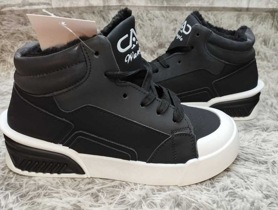 Жіночі чорні зимові кросівки, черевики, 36-39рр