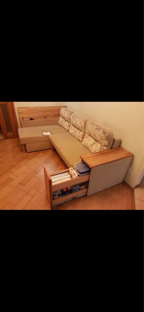 Диван у вітальню / Мʼякий куток