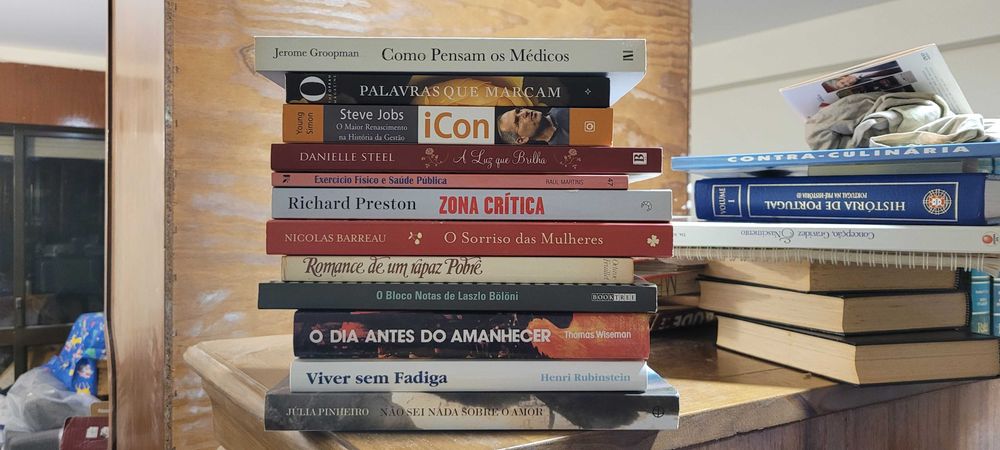 Vendo livros praticamente novos
