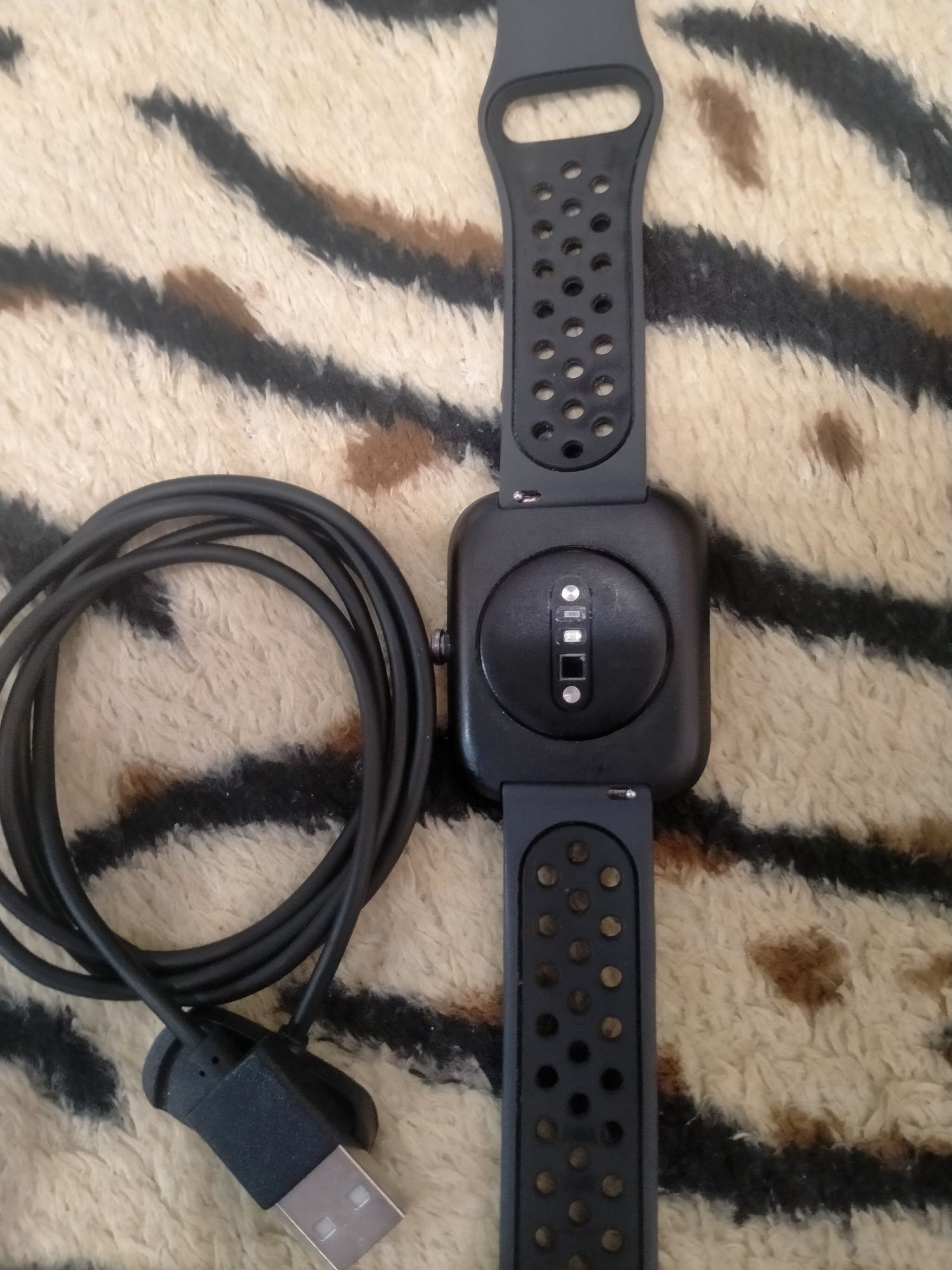 Aamazfit bip 3 с зарядкой