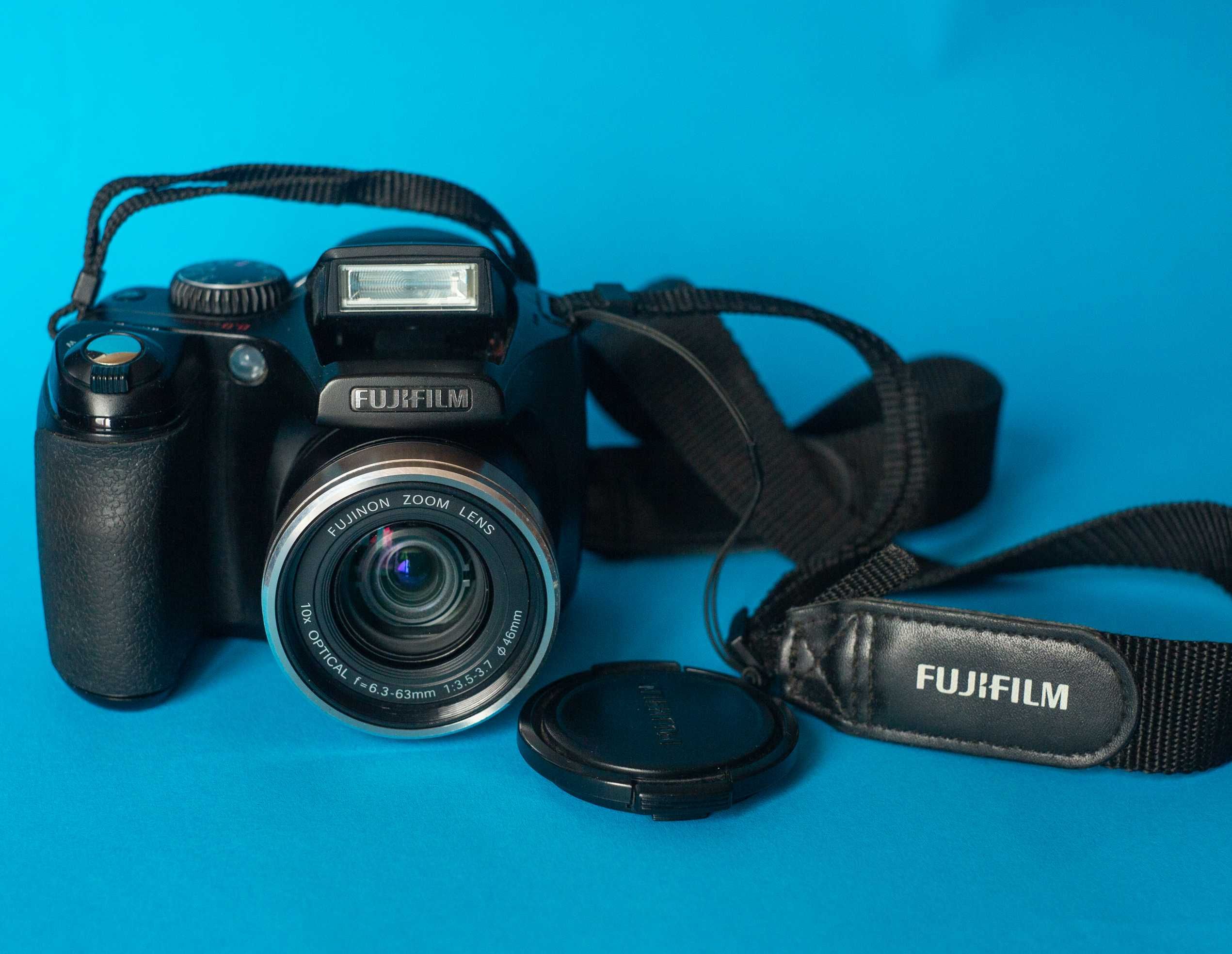 Фотоаппарат Fujifilm FinePix S5800 состояние нового