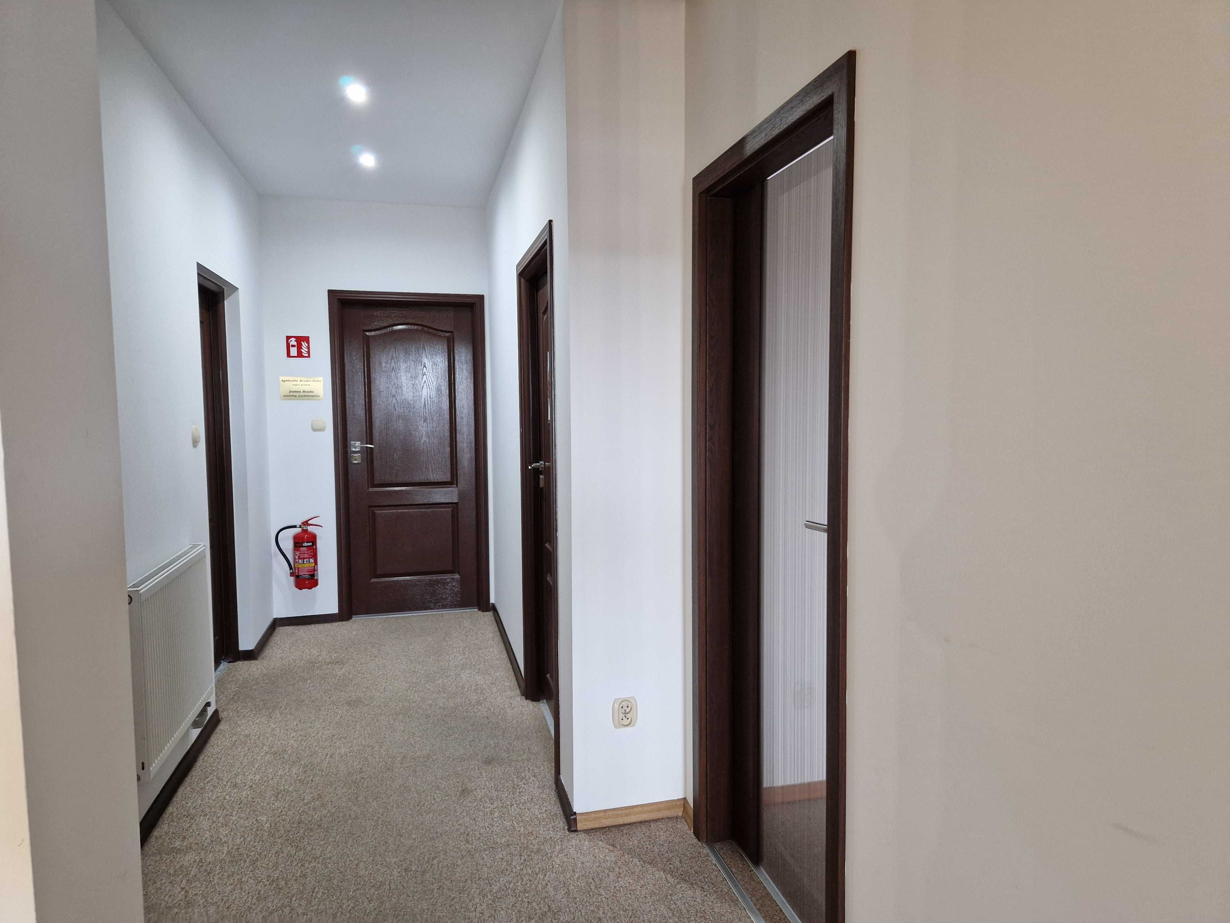 Lokal biurowy - 46m2, centrum miasta, balkon, III piętro