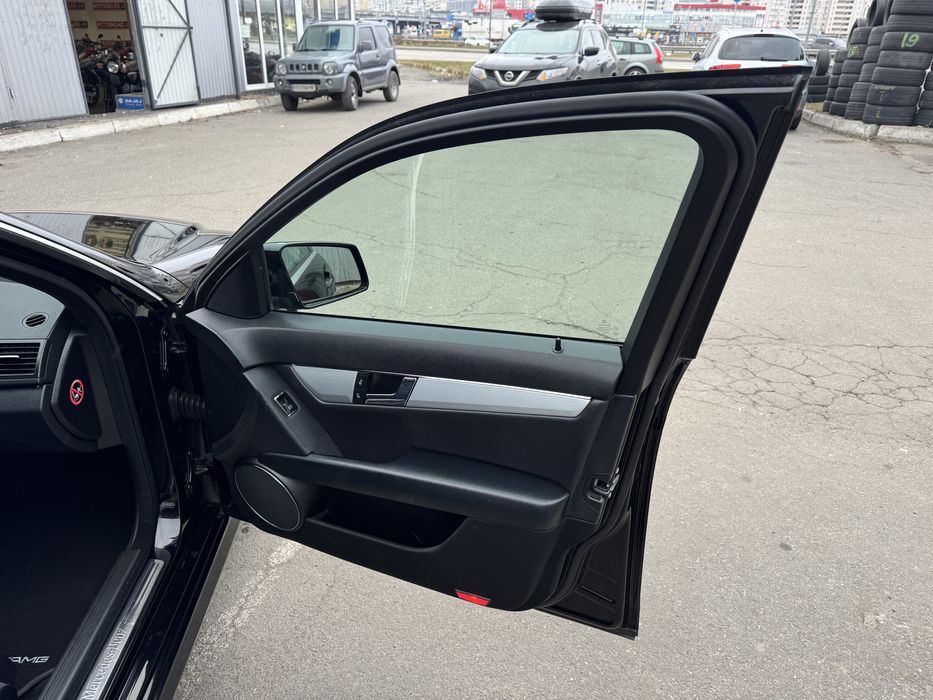 Mercedes Benz C200 1.8 automat з Швейцарії