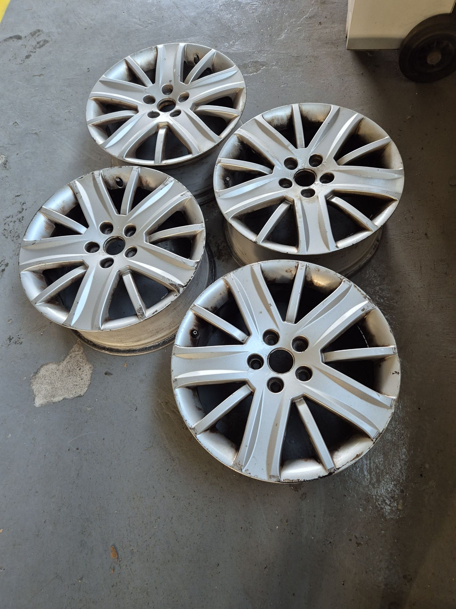 FELGA FELGI 17 RENAULT  7x17 ET50 5x108