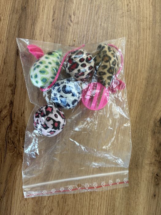 zabawki dla kotów nieużywane