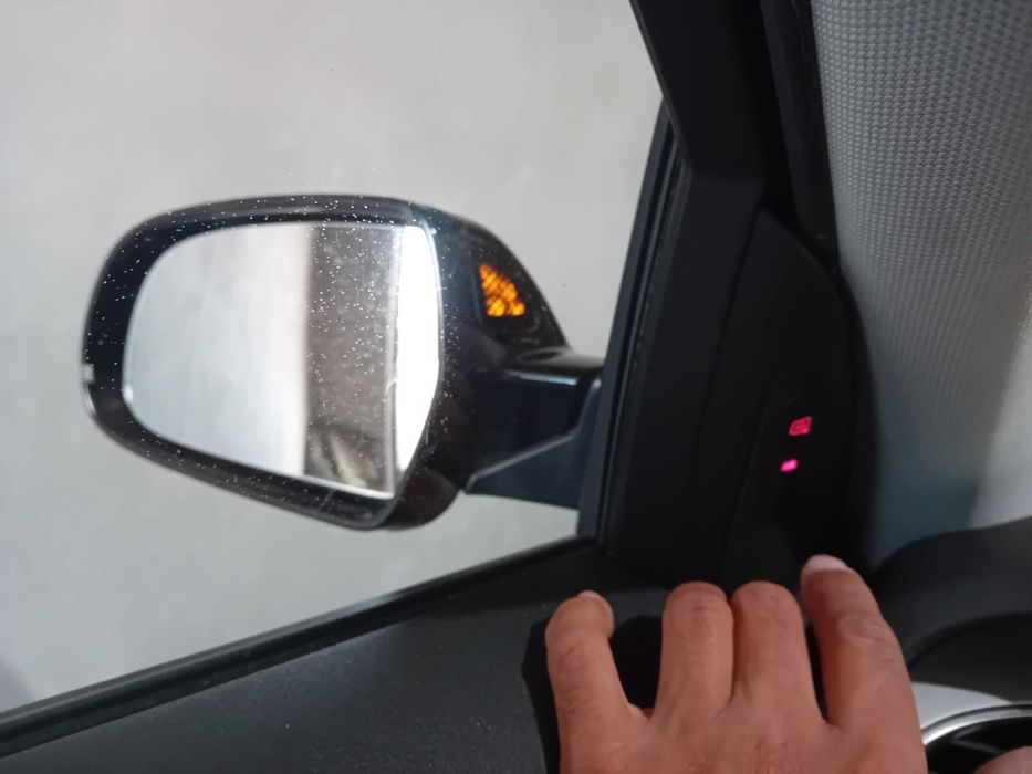 Carro como novo com todos os extras