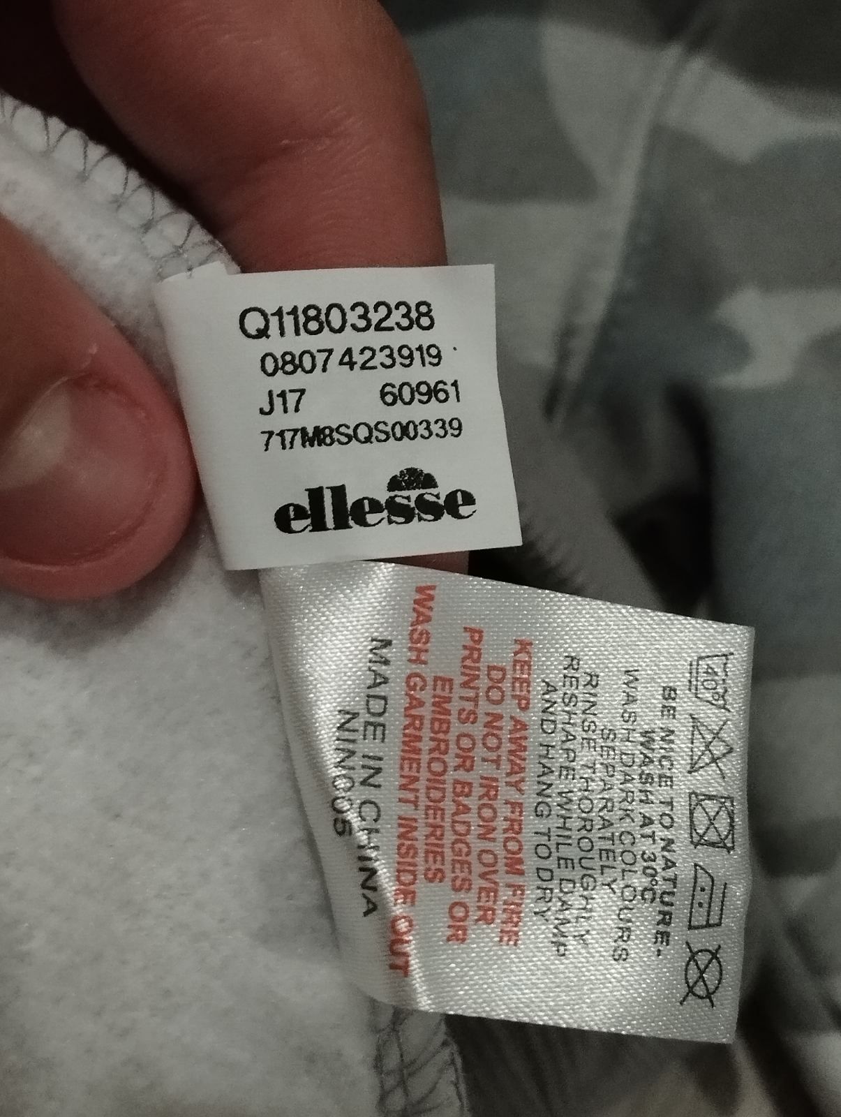 Продам кофту ellesse