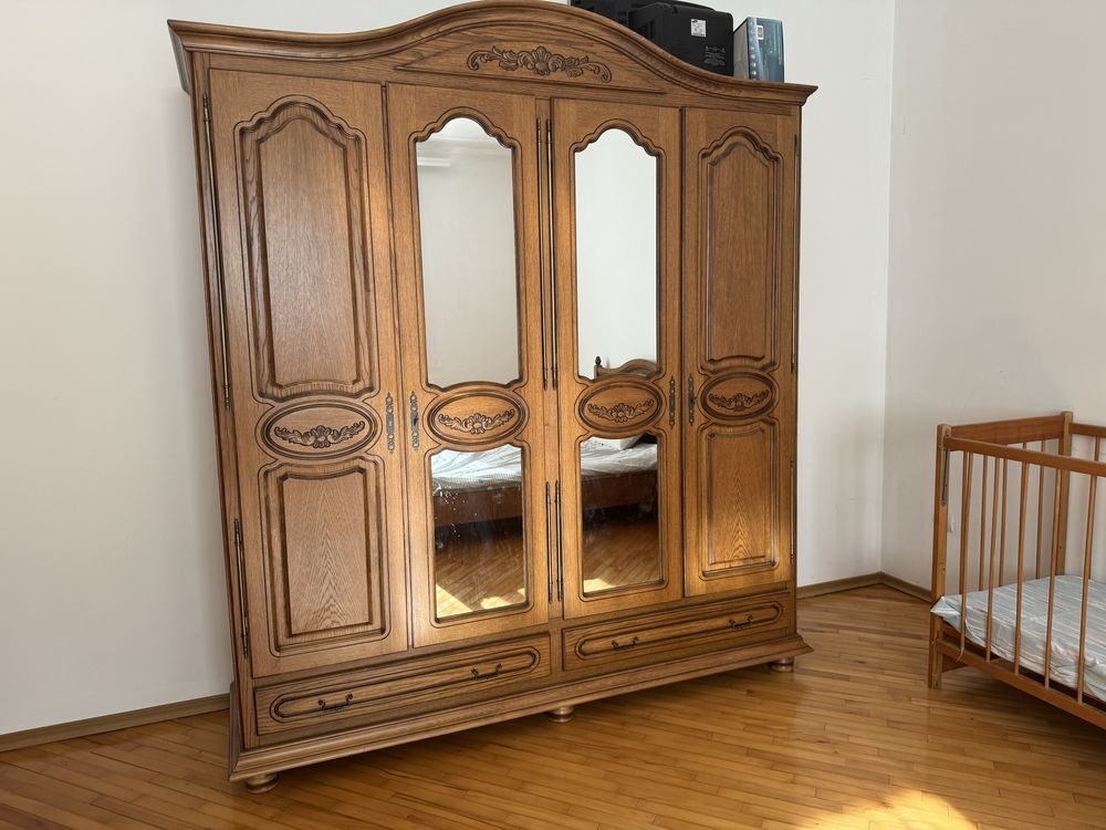 Спальний гарнитур