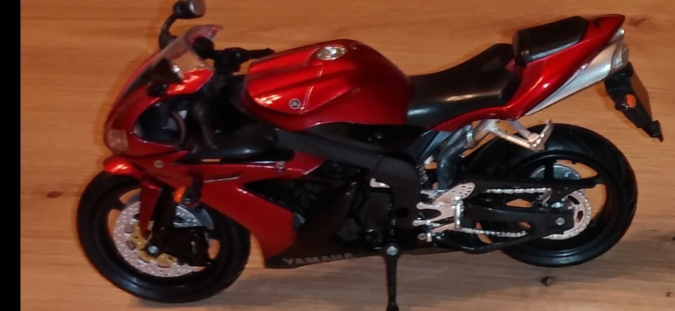 14 modeli motocykli ścigaczy w skali 1:12