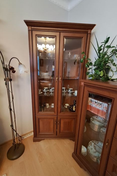 Witryna brazowa szklana drewniana BRW