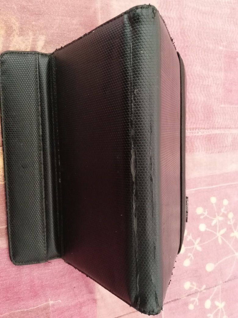 Capa tablet 10" funcional c/ sinais de uso