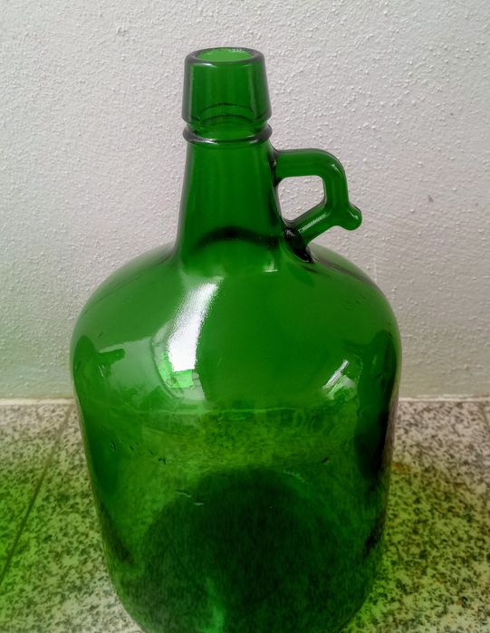 Garrafões vidro (5litros) diversas cores.