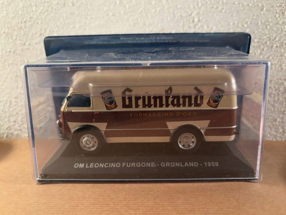 Veiculos de distribuição com publicidade miniaturas escala 1/43