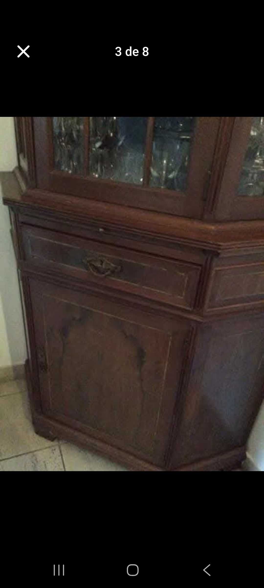 Móvel clássico de canto