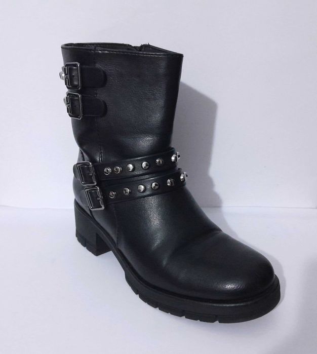 Botas / Botins biker pretas com tachas Graceland nº36