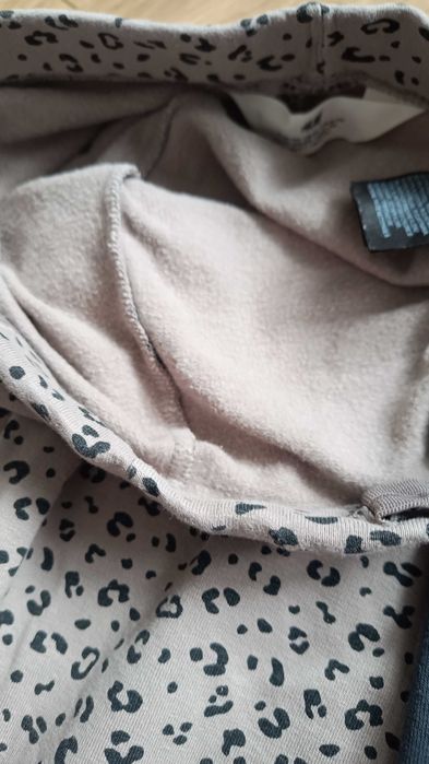 Dwie pary legginsów rozmiar 122