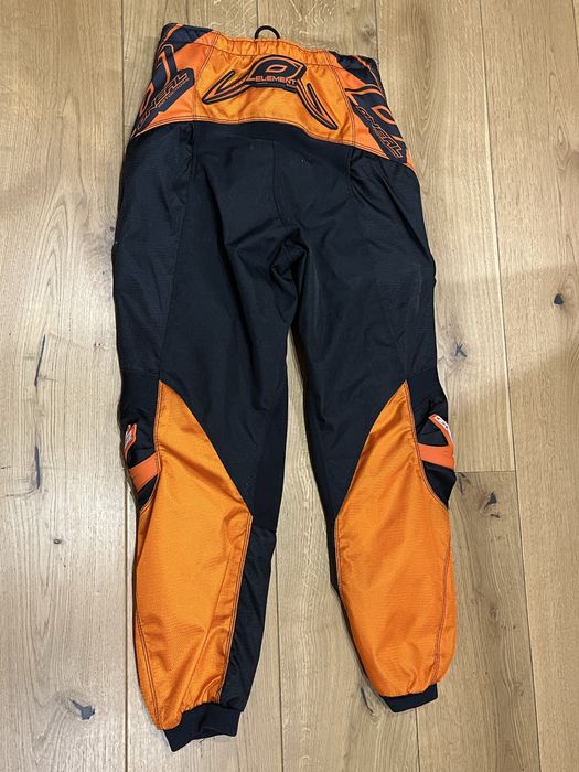 Zestaw do motocrossu marki O’Neal kask, bluza, spodnie