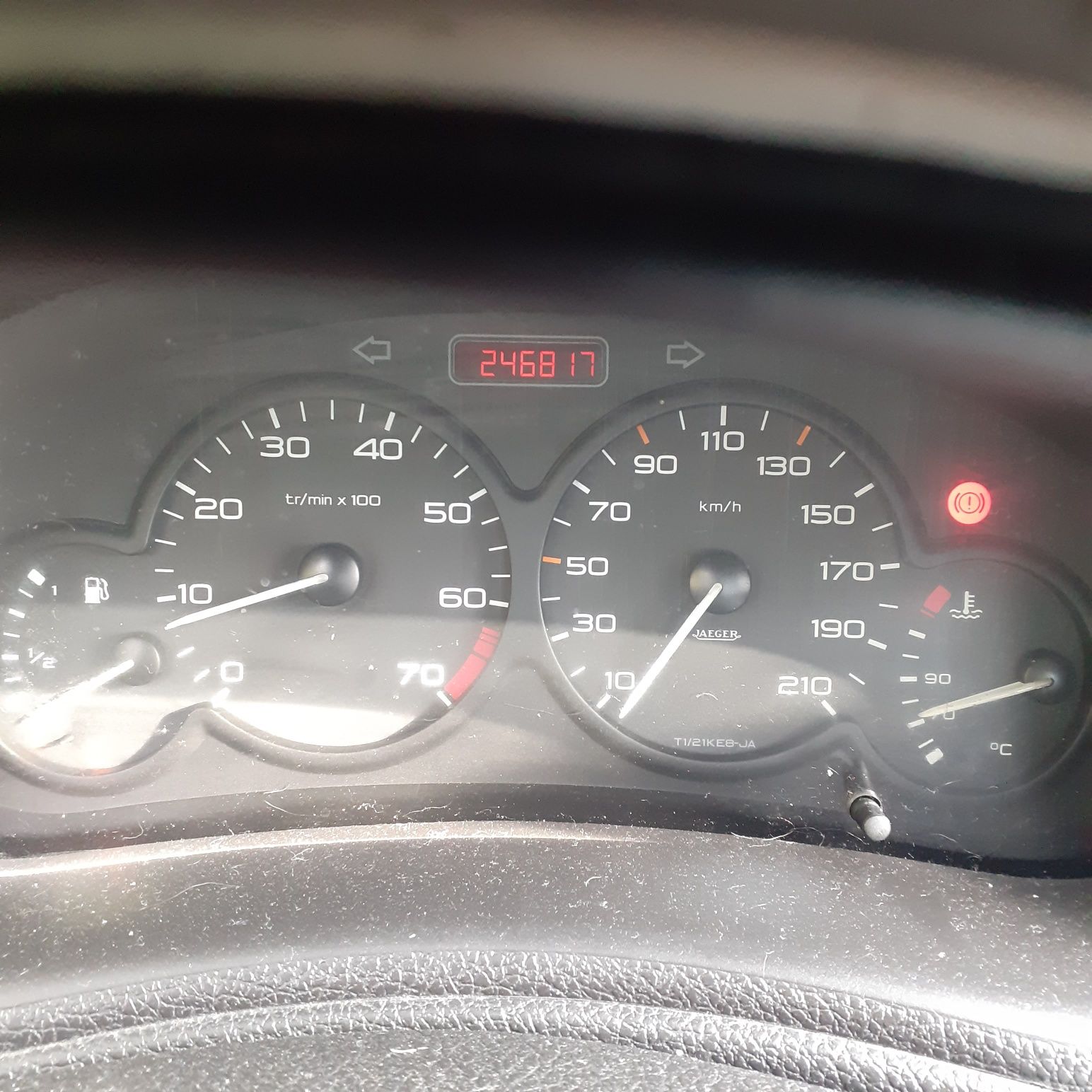 Peugeot 206 5 portas 2011.Ler Texto.