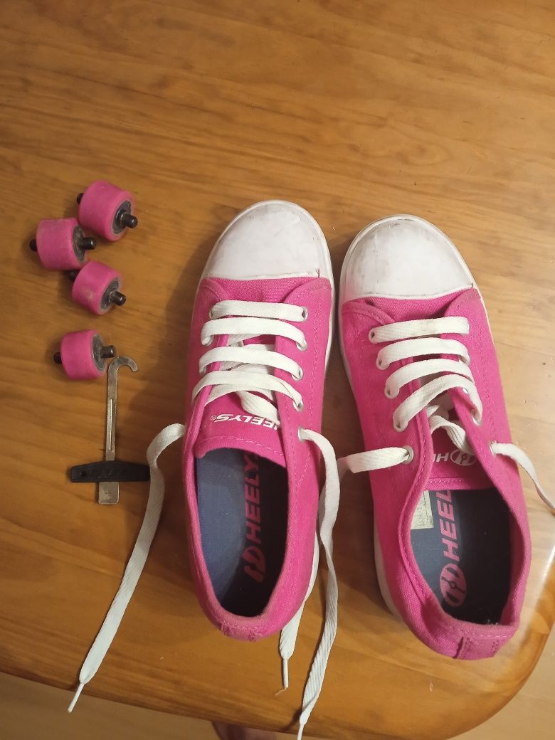Patins/Tênis com rodas heelys x2