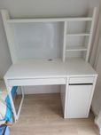 Biurko Ikea z nadstawką