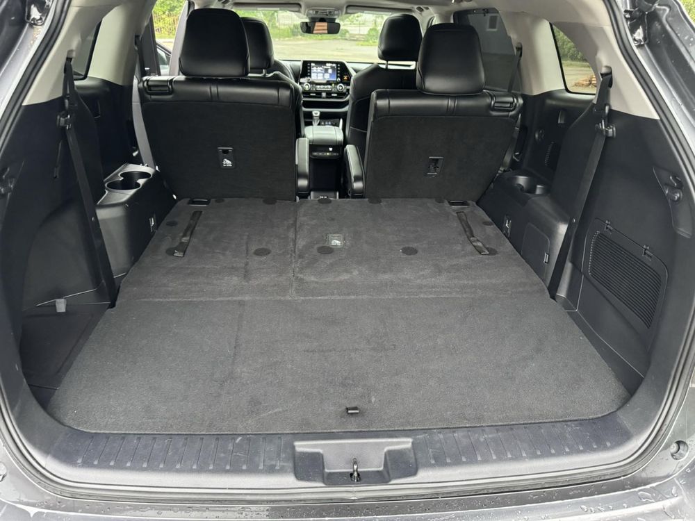 Автомобіль Toyota HIGHLANDER 2022 рік 3.5