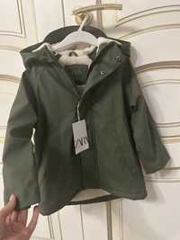 Куртка Zara 104 дощовик прорезинений курточка