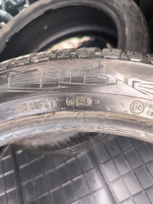 Continental AllSeasonContact 235/45 R20