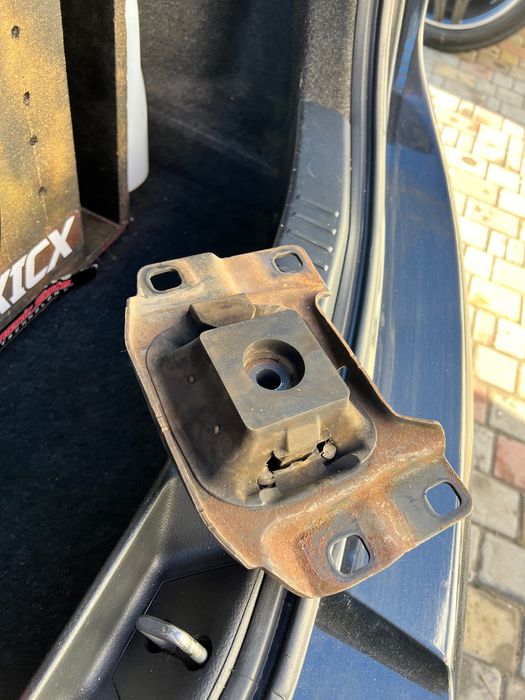 Подушка двигателя Mazda 3 bl