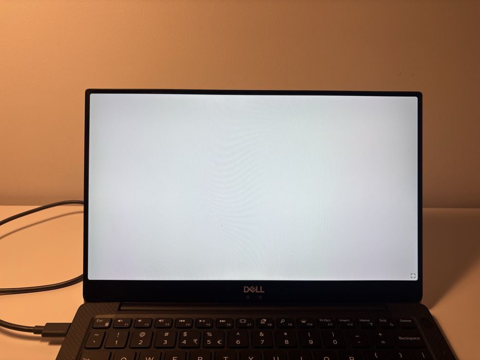 Dell XPS 13 9370 • i7/8GB RAM/256GB SSD • Windows 11 Pro