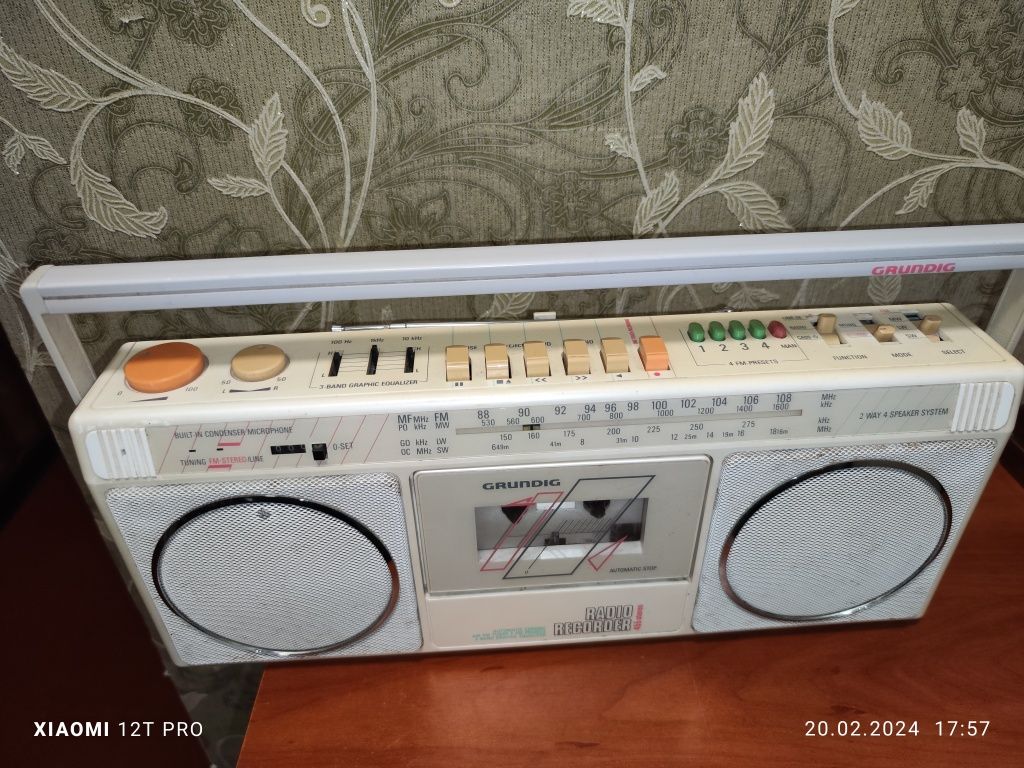 Продам магнитофон GRUNDIG rr455