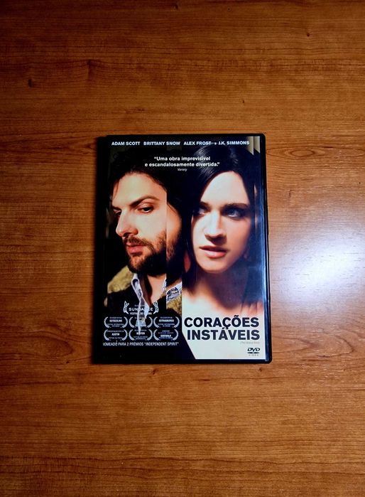 CORAÇÕES INSTÁVEIS (Adam Scott/Brittany Snow/Alex Frost/J K Simmons)