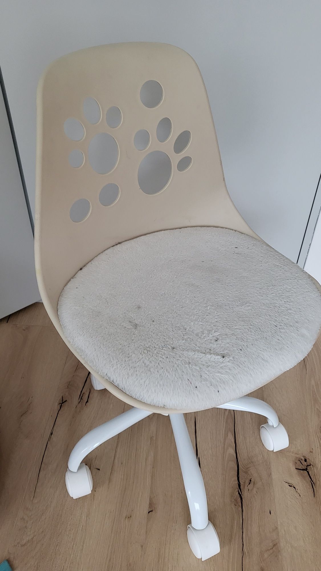 Krzesełko regulowane do biurka