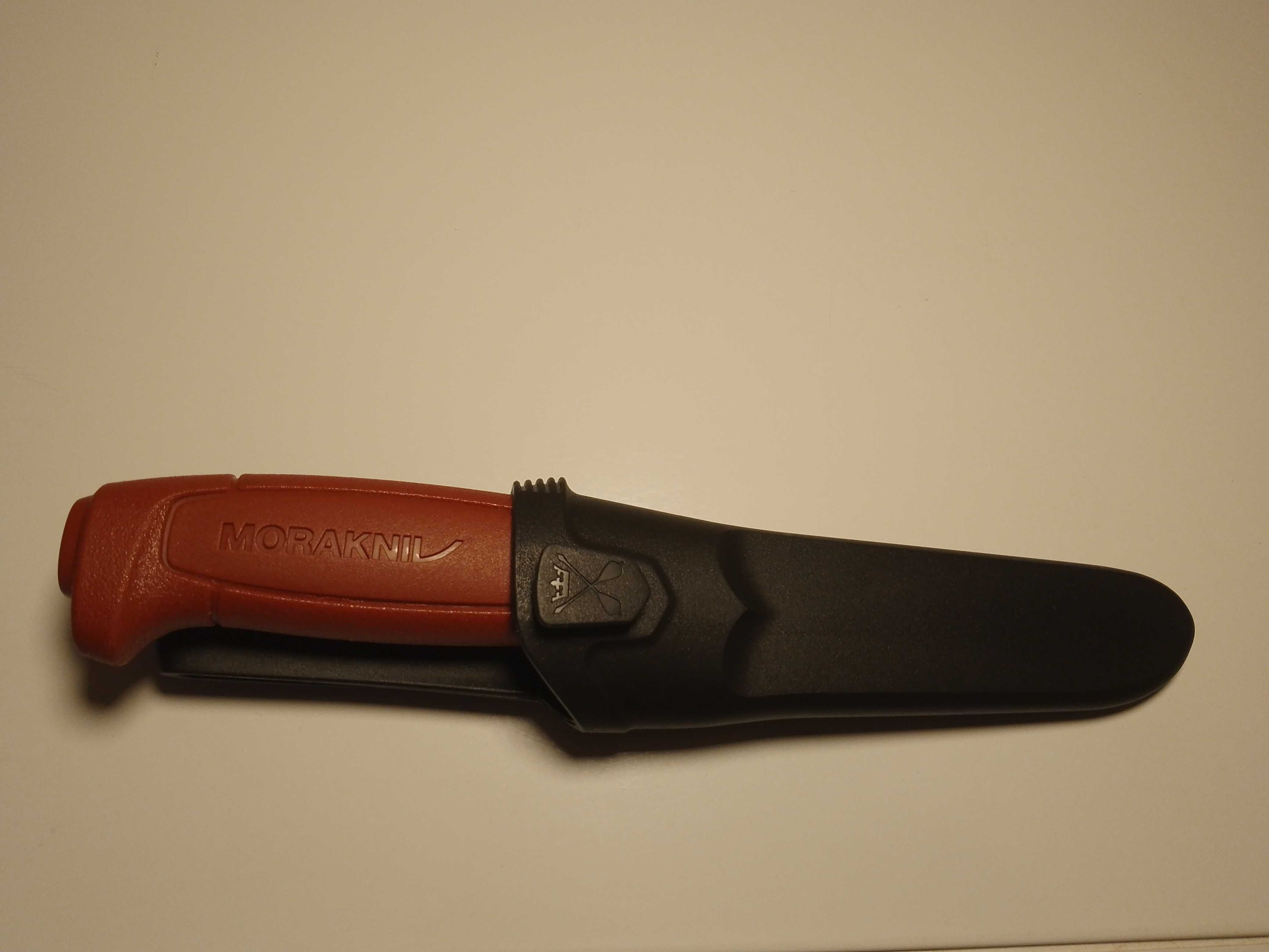 Nóż myśliwski Mora Morakniw ostra stal Spyderco biwak na grzyby