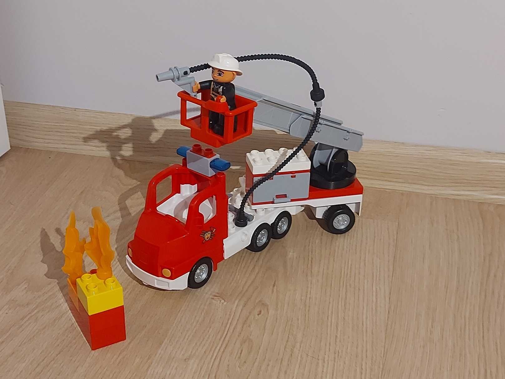 LEGO DUPLO -  wóz strażacki (5682)