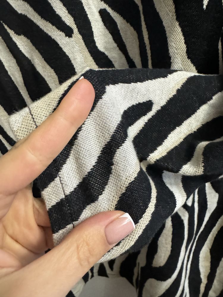 Сукня Zara з зебровим принтом