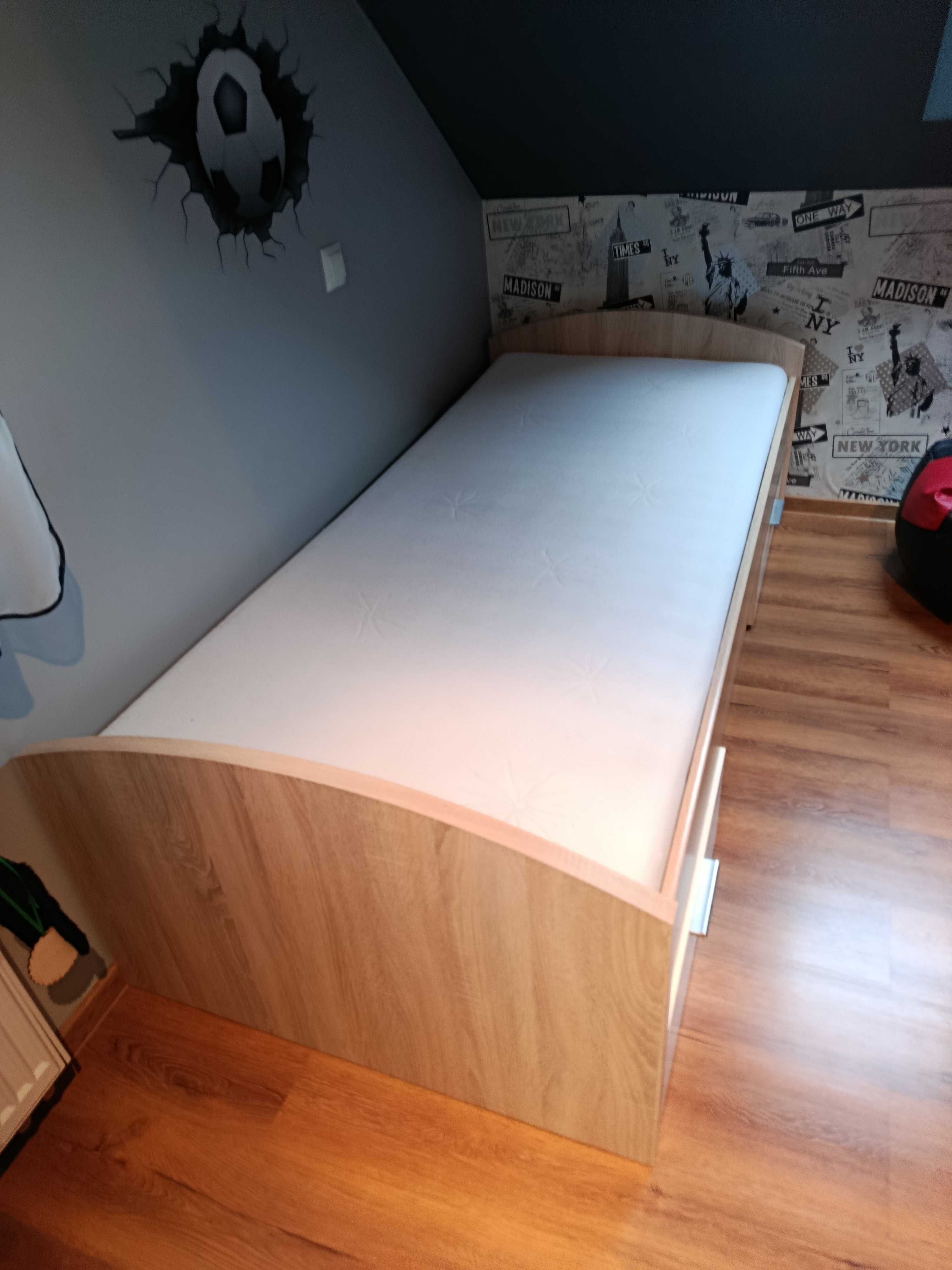 Sprzedam  łóżko+ materac
