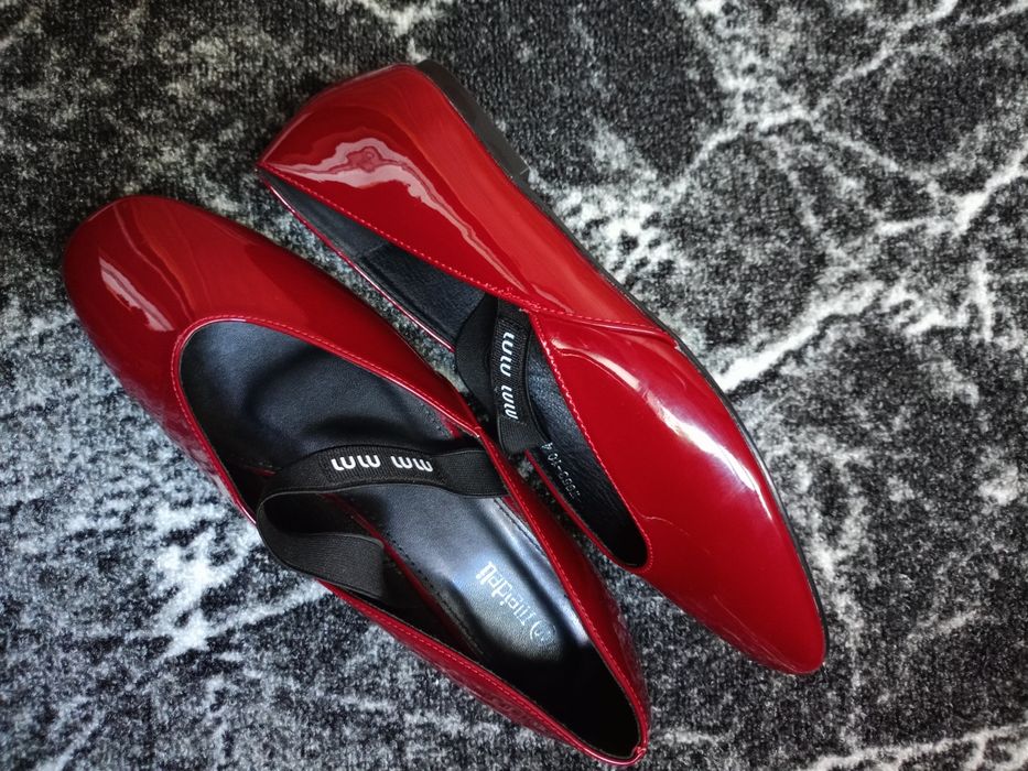 Балетки лакові 40р