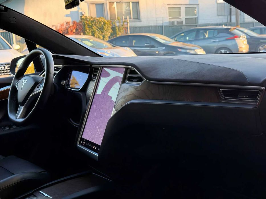 Tesla Model X      2016