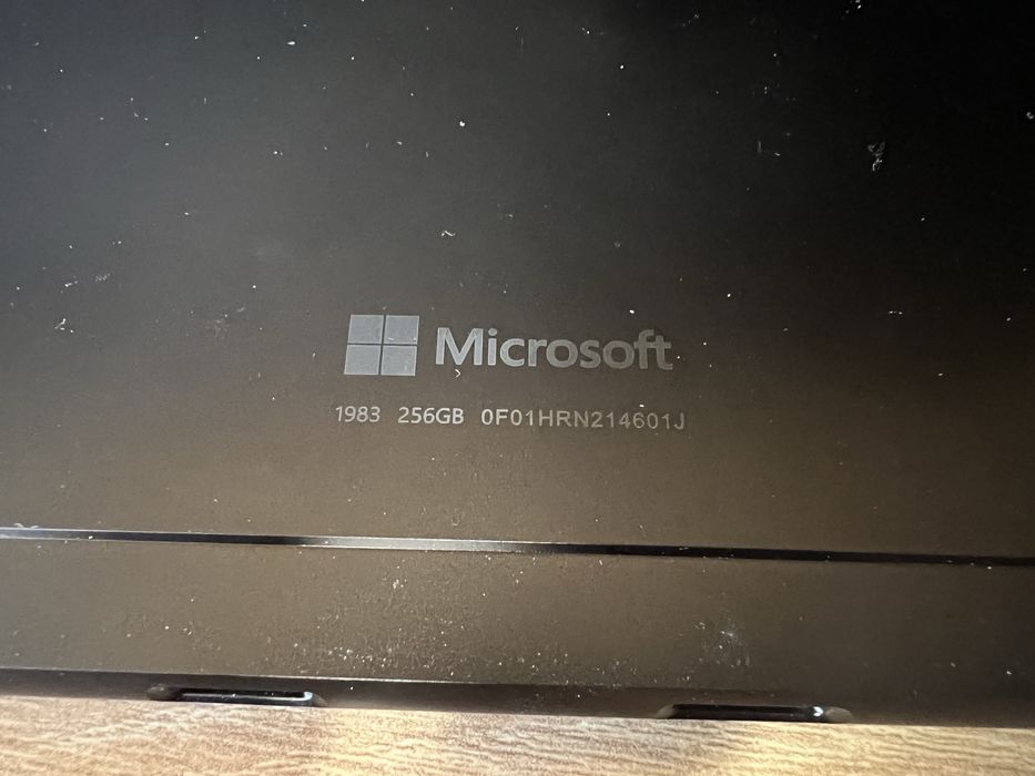 Microsoft surface pro 8 1983 256 gb