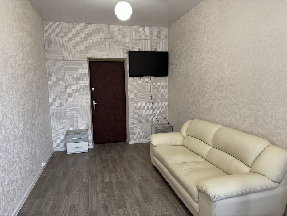 Офіс з ремонтом і меблями 17 м2 за 3000 грн плюс світло