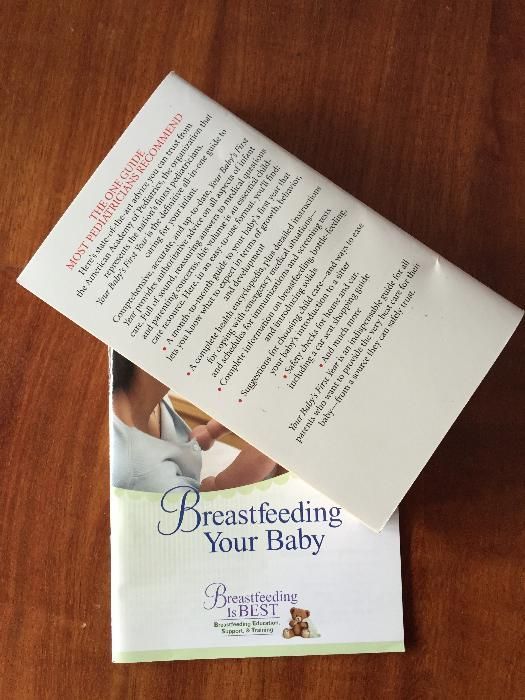 Livro "Your Baby's First Year"