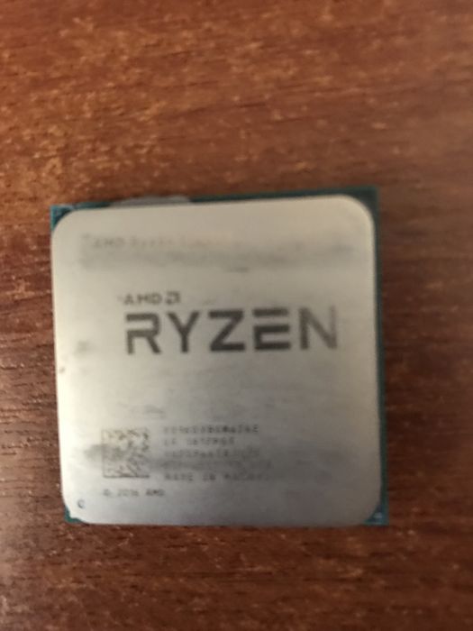 Процесор AMD RYZEN 5