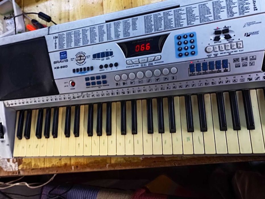 Продам синтезатор BRAVIS 920 (пошкоджений)