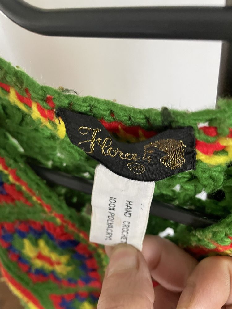 Bezrękawnik,robione na drutach z różnych nitek