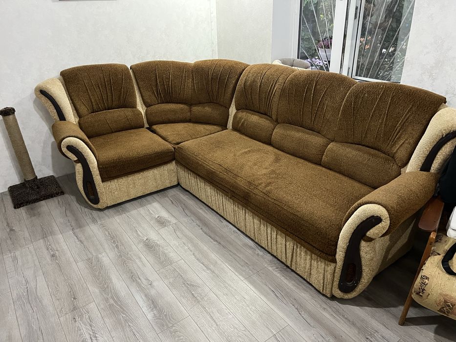 Продам диван угловой