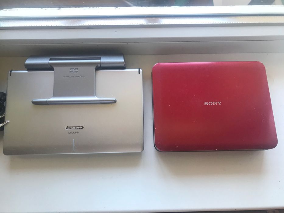 Портативный DVD Sony, Panasonic