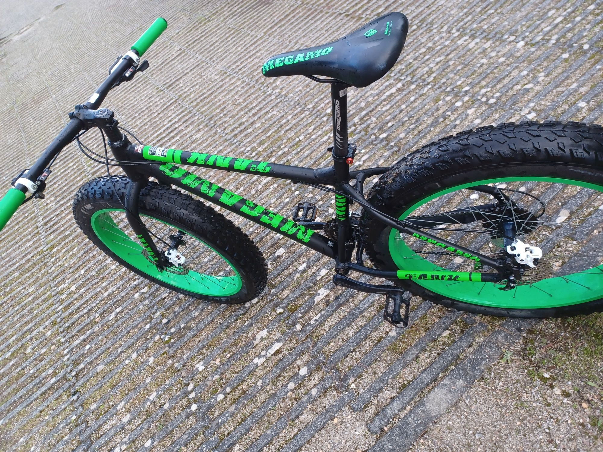 Bicicleta Fat Bike Megamo 26x4.0