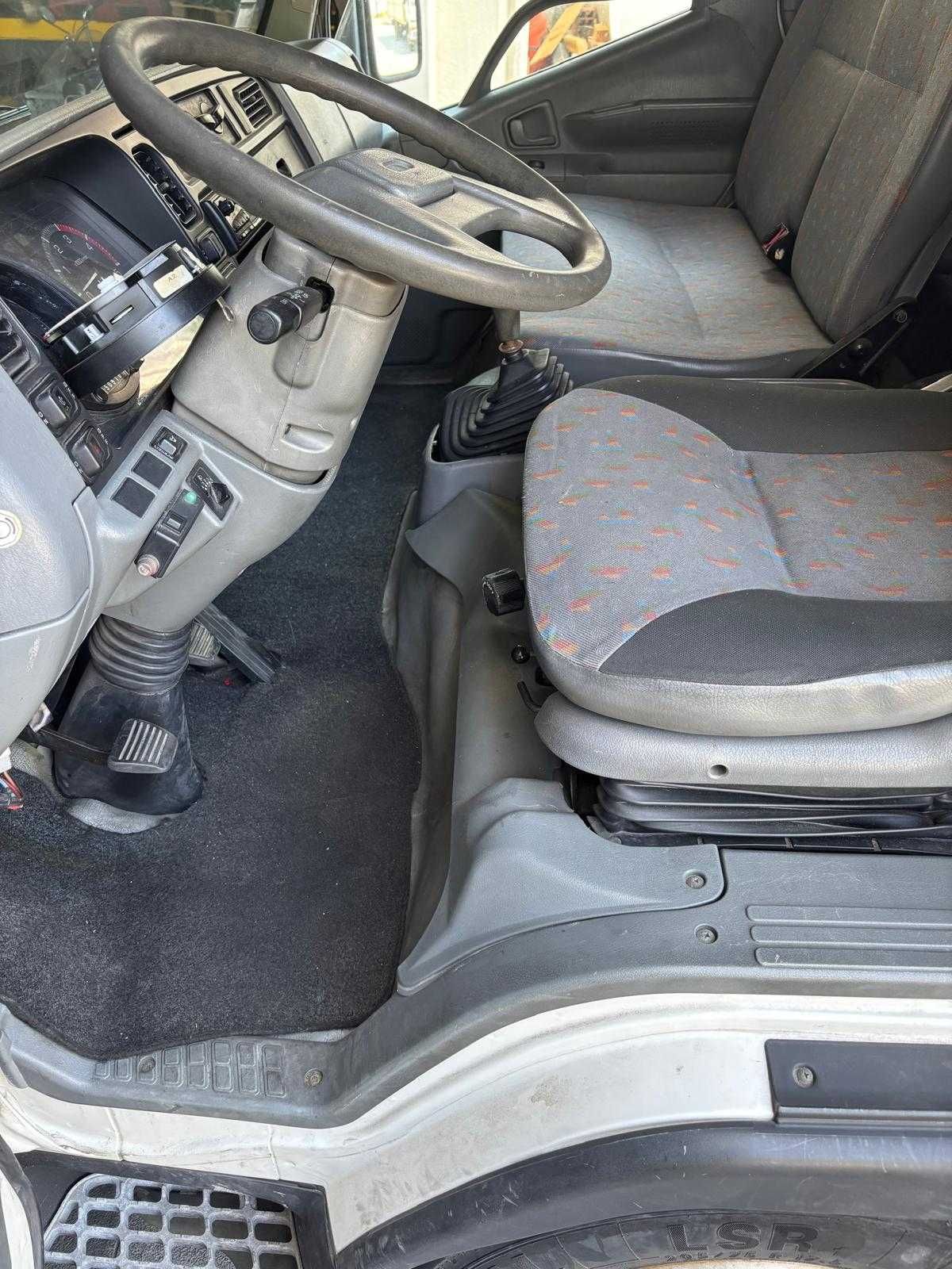 Mitsubishi Canter FE 659