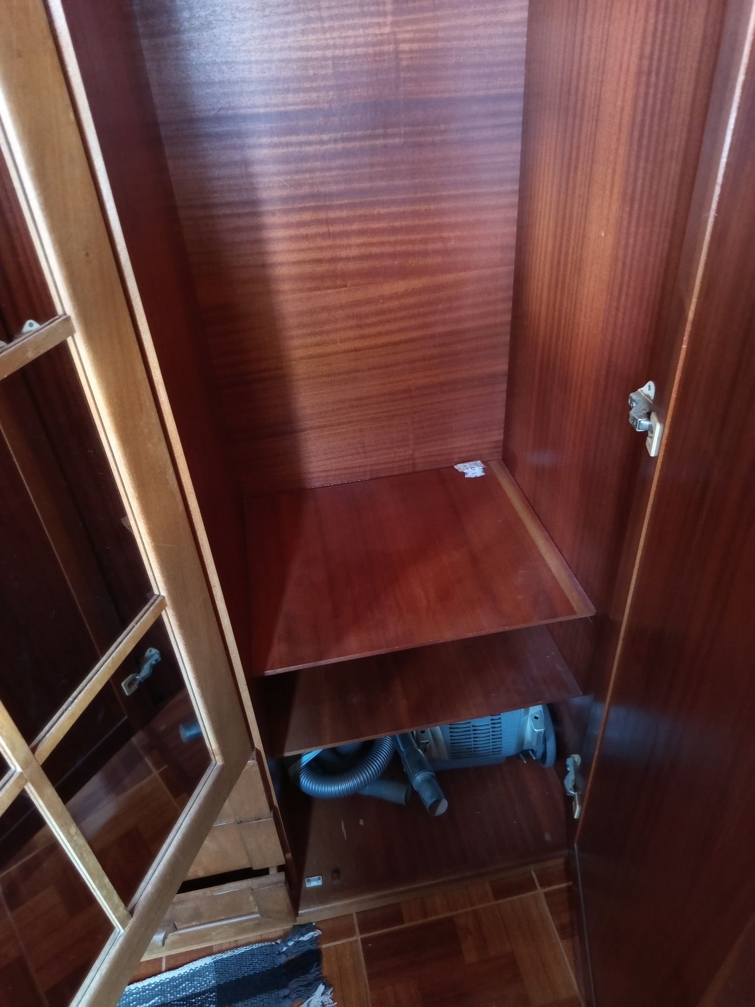 Roupeiro de 3 portas e 3 gavetas